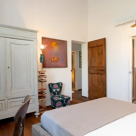 La Casina 4, Emma