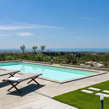 La Casina 4, Emma Villa *